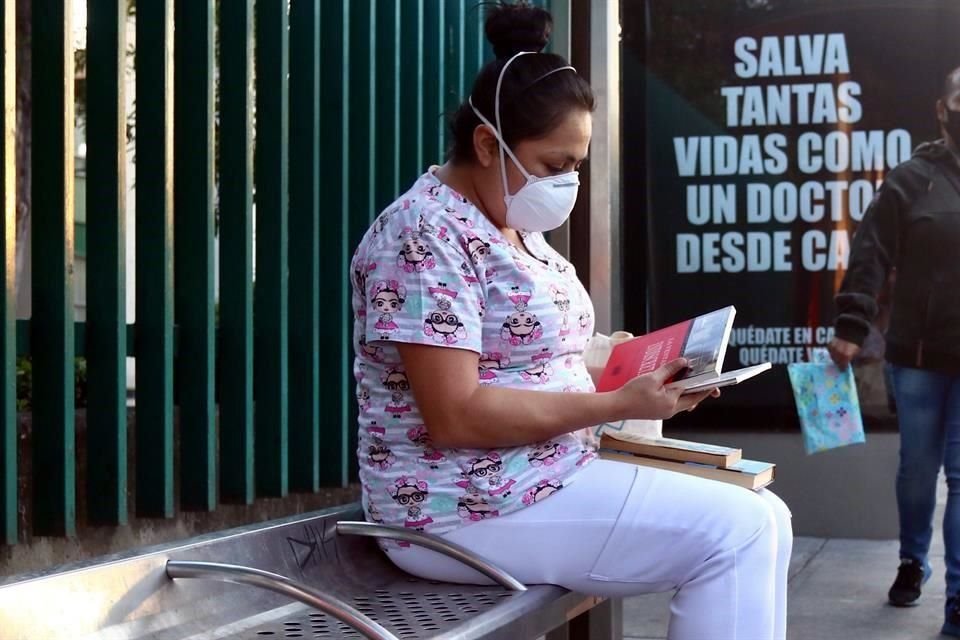 Se estima  que entre 10 mil y 15 mil empleados del IMSS utilizan el transporte público.