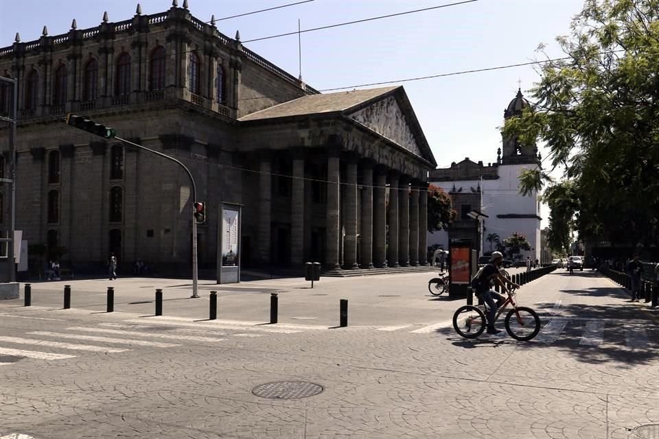 El Centro Histórico de Guadalajara tuvo poca afluencia de visitantes, además que se cerró el acceso al primer cuadro.