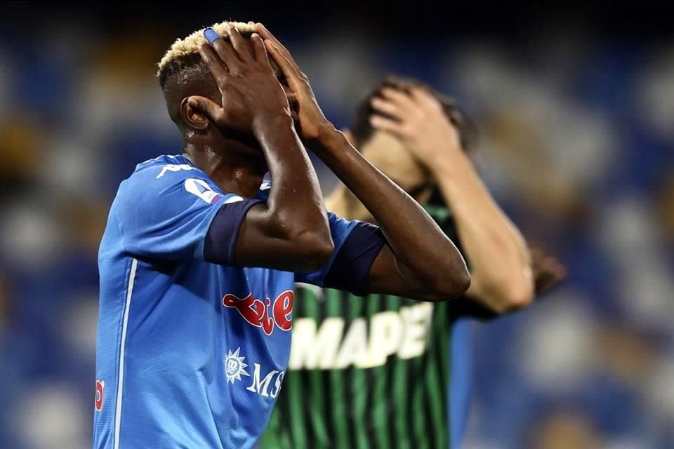 Victor Osimhen tuvo una muy clara, pero no supo definir correctamente.