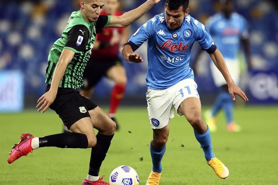 Hirving Lozano fue titular, pero no hizo un buen partido y salió al 65'