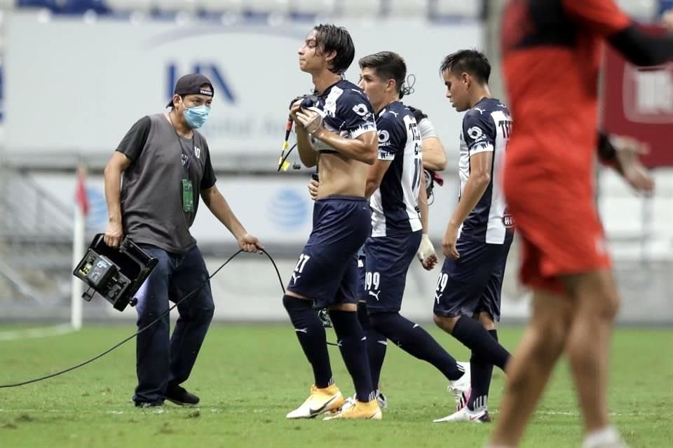 Daniel Parra tendrá que ser operado tras lesionarse la rodilla izquierda.