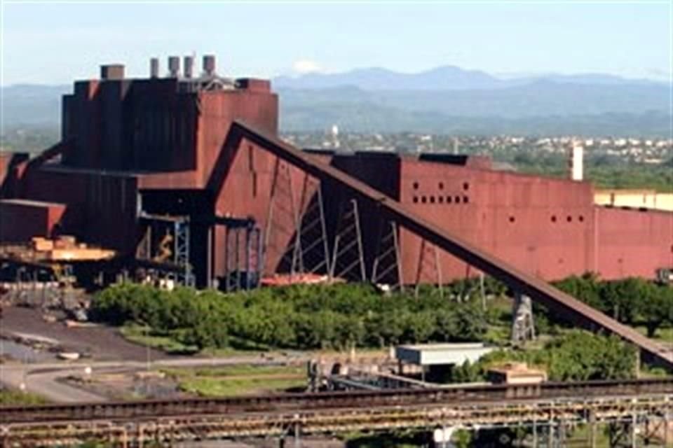 La renovación del contrato asegura el abastecimiento continuo de gas natural para las operaciones de ArcelorMittal México, afirmó Víctor Cairo, CEO de la empresa.