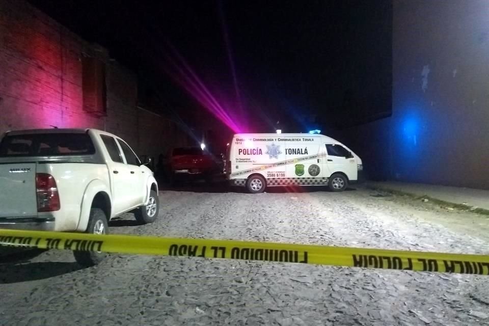 Cerca de las 17:30 horas se informó acerca de que había un hombre sin vida en un vehículo estacionado en Privada San Pedro, entre Abanico y la Avenida Arroyo de Enmedio.