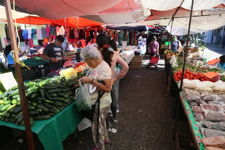 En el tianguis de Polanco se instalan mil 381 puestos.