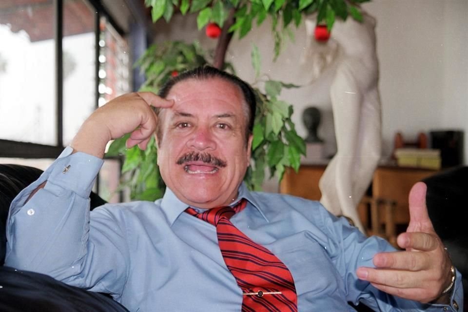 El 2 de septiembre, MURAL publicó que Hernández Rivas fue suspendido un año por el Gobierno estatal por posibles irregularidades en su desempeño.