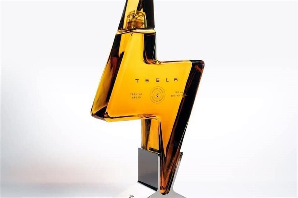 Tesla lanzó a la venta su marca de tequila, producido en Jalisco.