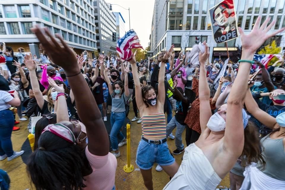 Celebración en la renombrada Black Lives Matter Plaza.