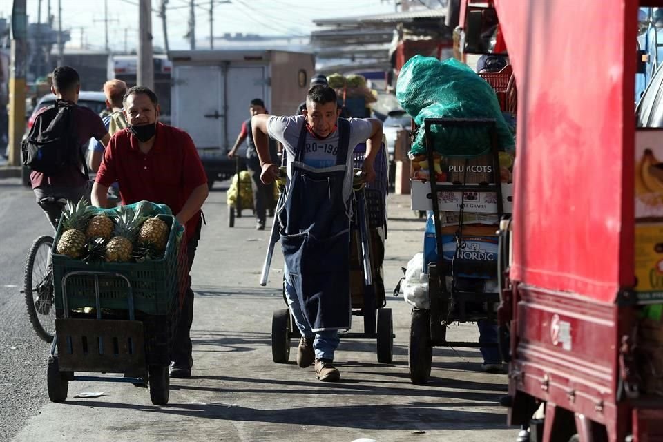 Toda la obra está proyectada a terminarse durante el próximo mes de diciembre y todavía no hay consenso para continuar con otras vialidades del mercado.