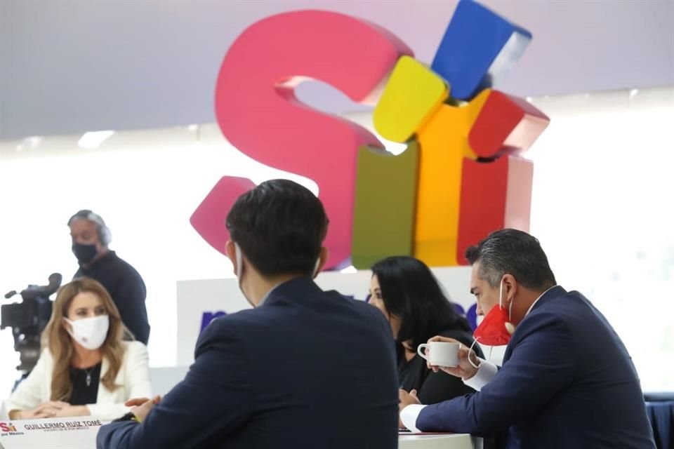Los voceros de Sí por México criticaron que el resto de los partidos no aceptaran tomar en cuenta estas propuestas.