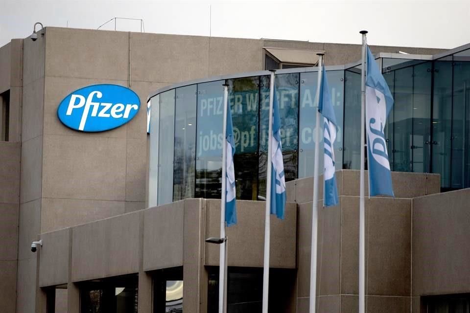 El fármaco experimental de Pfizer, desarrollado en conjunto con la alemana BioNTech, va primero en la carrera mundial para producir una vacuna contra el coronavirus.