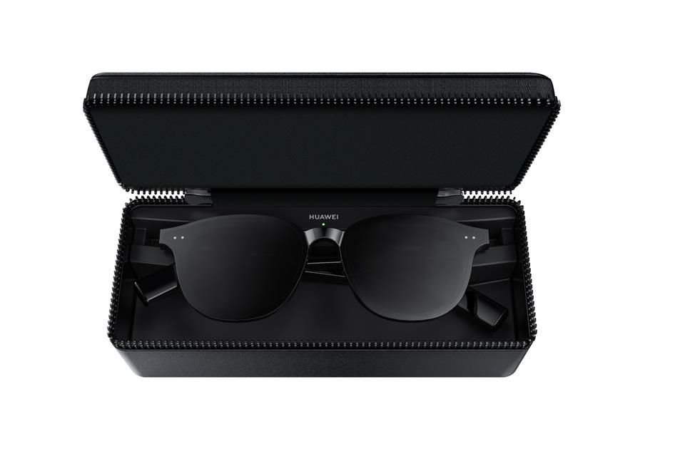 Los lentes inteligentes Huawei X Gentle Monster Eyewear II son unas gafas de Sol que incorporan un altavoz semiabierto, ultrafino y de gran amplitud que anula eficazmente la fuga del sonido.