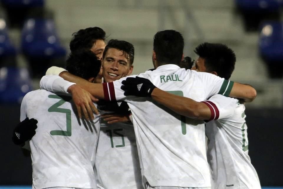 El Tri reaccionó en el segundo tiempo y marcó tres goles en tres minutos.