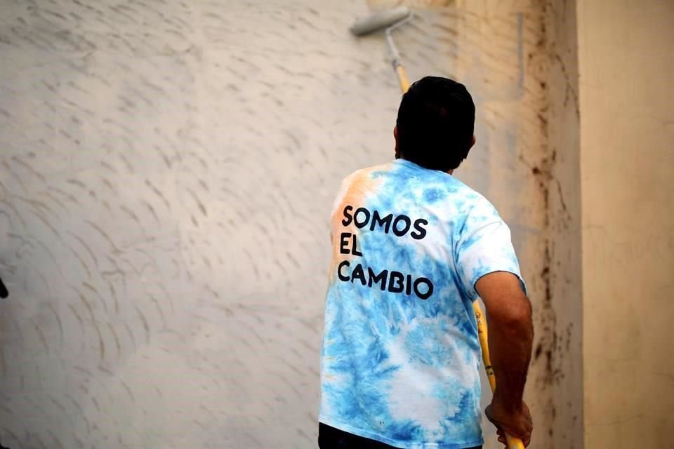 Los integrantes vistieron una playera con la leyenda 'Somos el Cambio' en la espalda, en representación del colectivo a cargo del proyecto.