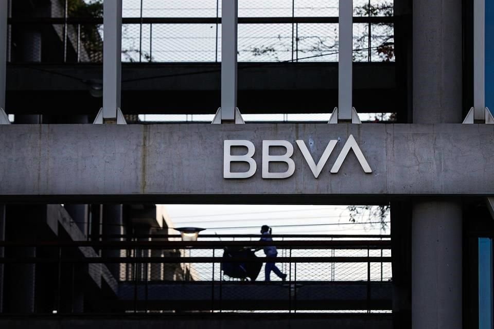 BBVA señaló que es preocupante que los niveles de inversión en el País siguen bajos.