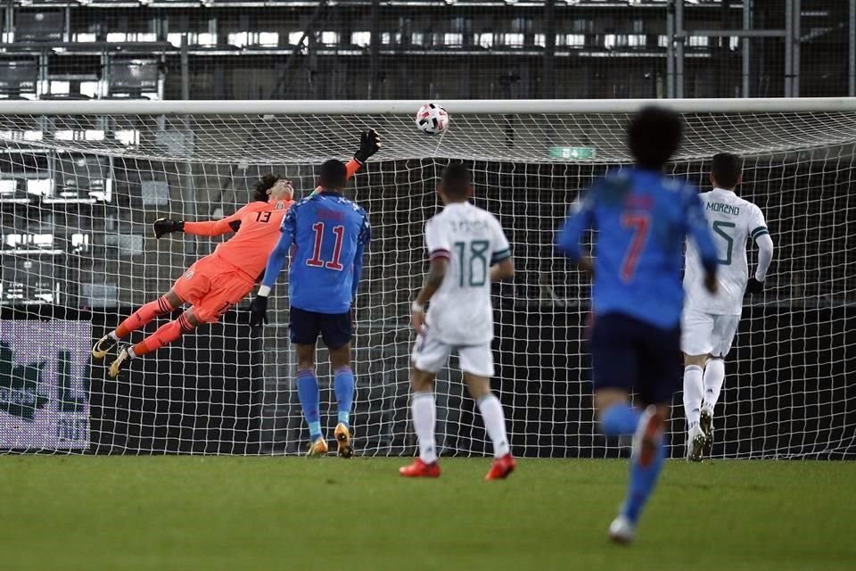 Ochoa ha lucido en le partido.