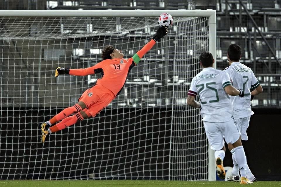 El atajadón de Ochoa a Japón.