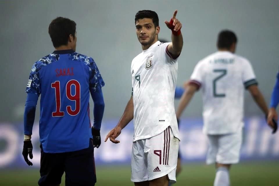 Raúl Jiménez logró anotar con el Tri por juego consecutivo.
