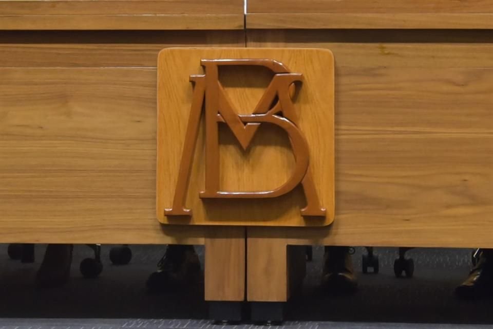 Banxico recortó pronóstico de crecimiento económico para el País en este año, al pasar de 0.6 a 0.1%, reflejando debilidad de la economía.