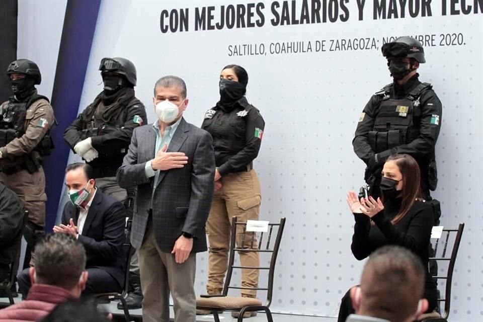 Riquelme resaltó que el alza salarial se da en un panorama negativo en materia de finanzas, donde se anticipan recortes del presupuesto federal al 2021.