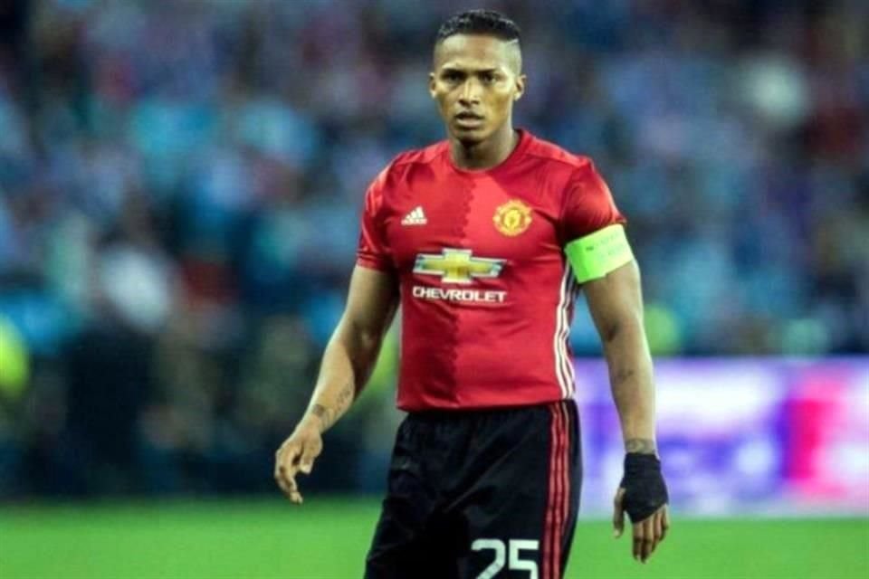 El lateral podría llegar al futbol mexicano para finalizar su carrera.