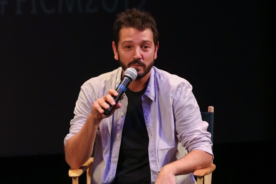 Diego Luna podría ser considerado para una nominación a Mejor Actor de Reparto en los Óscar por su trabajo en 'Wander Darkly'.