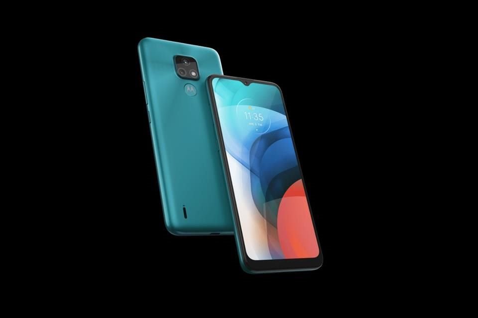 El Moto E7 destaca por tener un sistema de doble cámara, con un lente principal de 48 MP que incorpora el modo de visión nocturna para captar mejor los detalles en los escenarios más oscuros.