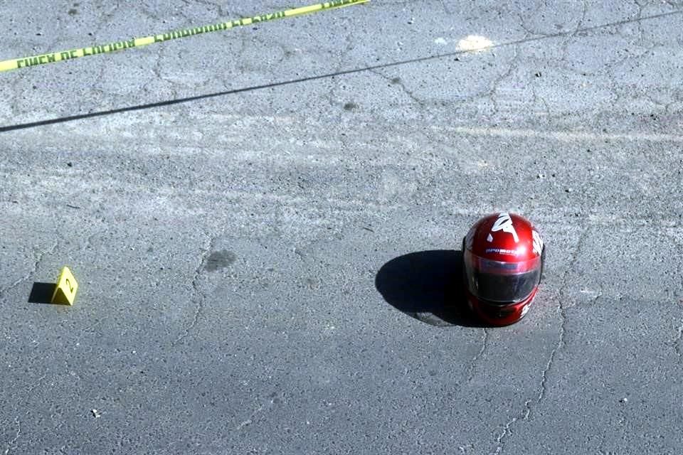 El motociclista fue embestido por un vehículo de carga.
