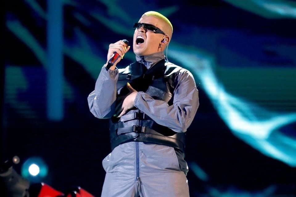 Bad Bunny difundió en sus redes sociales el lanzamiento de su nuevo disco 'El Último Tour del Mundo'.