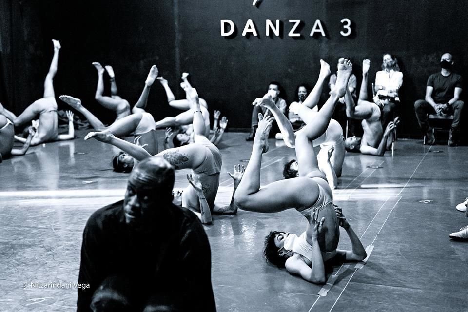 Sesiones de ensayo para Novena sinfonía, Danza contemporánea, del coreógrafo Raúl Tamez.