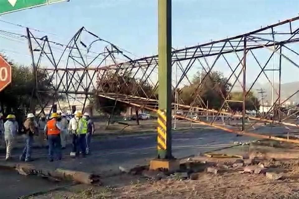 El accidente vial fue reportado a las 4:20 horas en el sentido se oriente a poniente, en Escobedo.