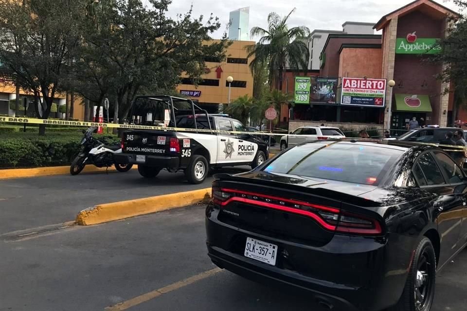 Una fuente policiaca informó que en las investigaciones del crimen, los agentes ministeriales lograron la captura de dos sospechosos que están siendo investigados en relación con el atraco y homicidio. 