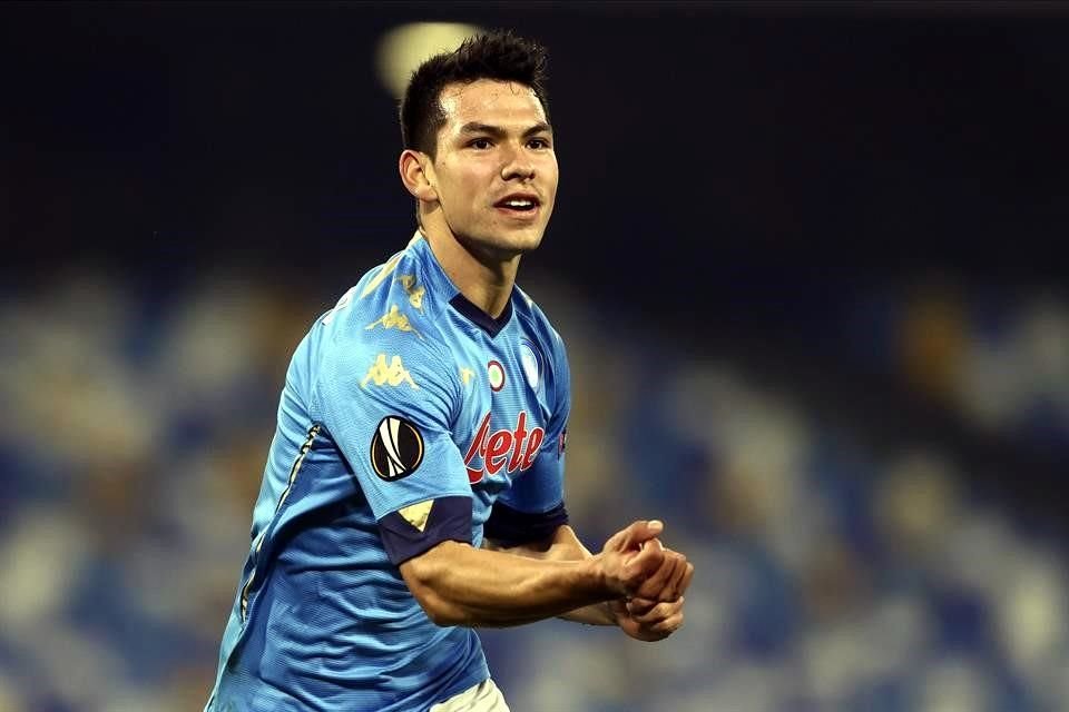 Hirving Lozano reconoció que en la plantilla del Napoli la muerte de Maradona afectó.