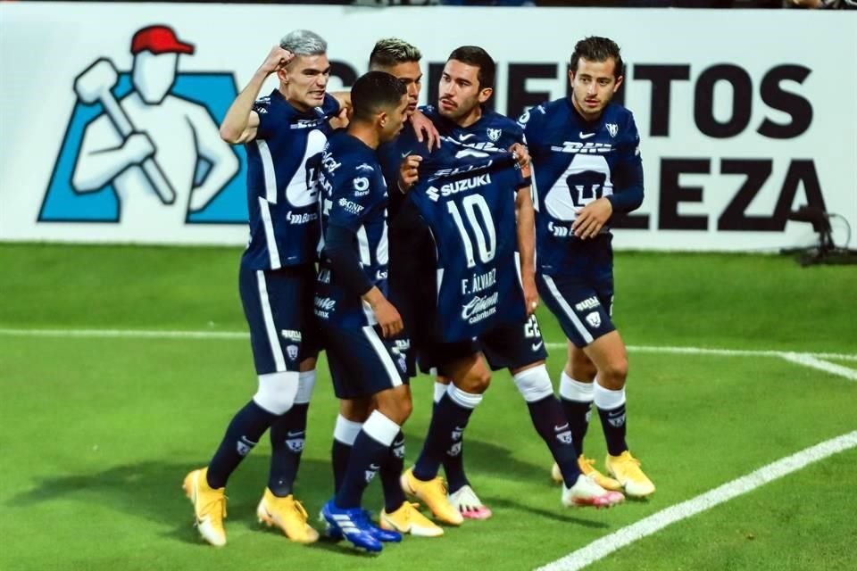 Favio Álvarez (10) dejó entrever que su gol ante Pachuca era dedicado a Diego Maradona.
