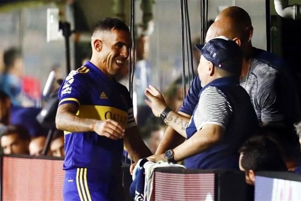 Carlos Tévez y Diego Maradona llevaban una relación cercana.