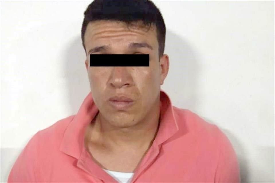En una moto llegaron dos delincuentes y uno lo encañonó y le exigió el dinero.