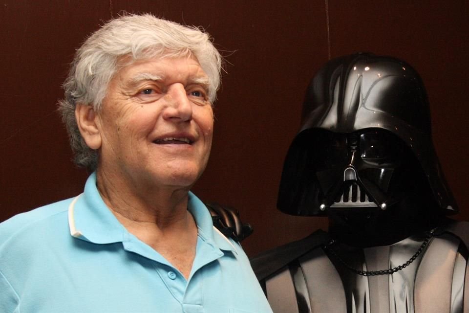 Asegura la hija de Dave Prowse, quien caracterizó a 'Darth Vader', que su padre falleció por complicaciones del Covid-19.