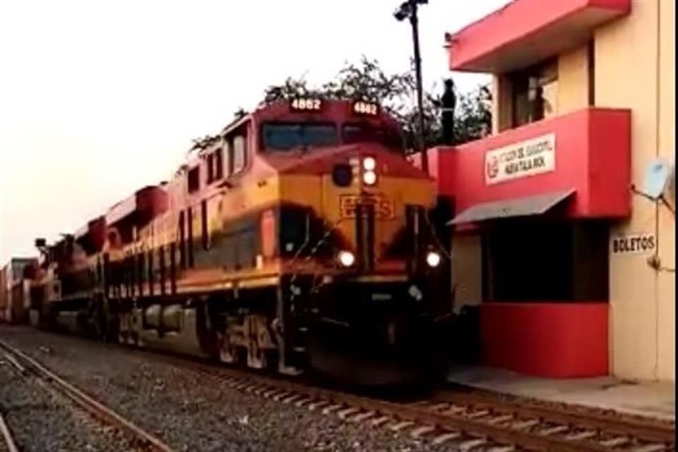 De acuerdo con reportes, la operación de los trenes se normalizaría en un mes.