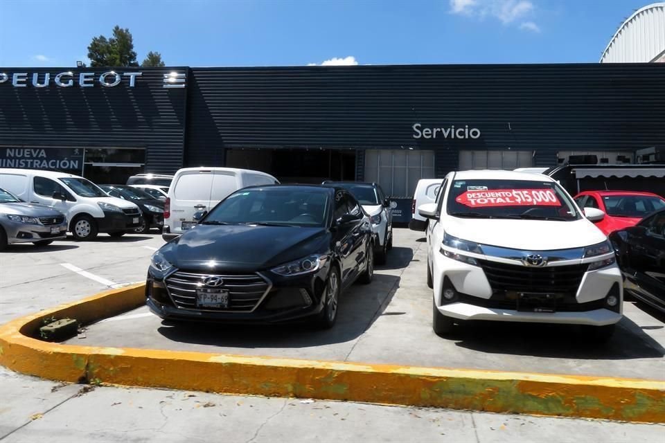 En 2020 se vendieron 943 mil 225 automóviles, de acuerdo con cifras desestacionalizadas.