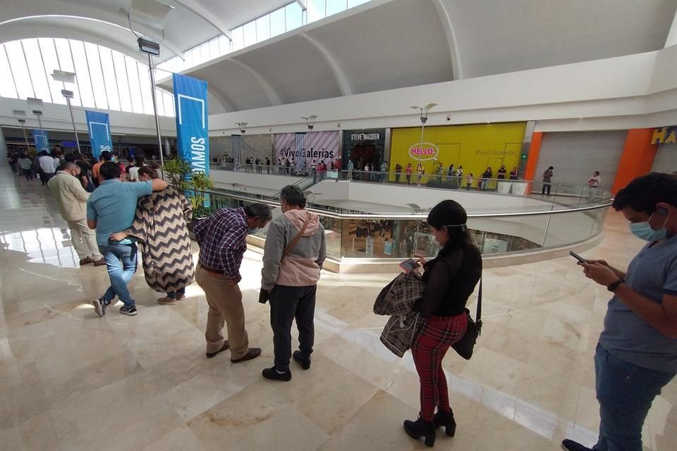 Debido a las aglomeraciones que provocaron los descuentos, Best Biy decidió cerrar tempranos sus tiendas físicas este jueves.