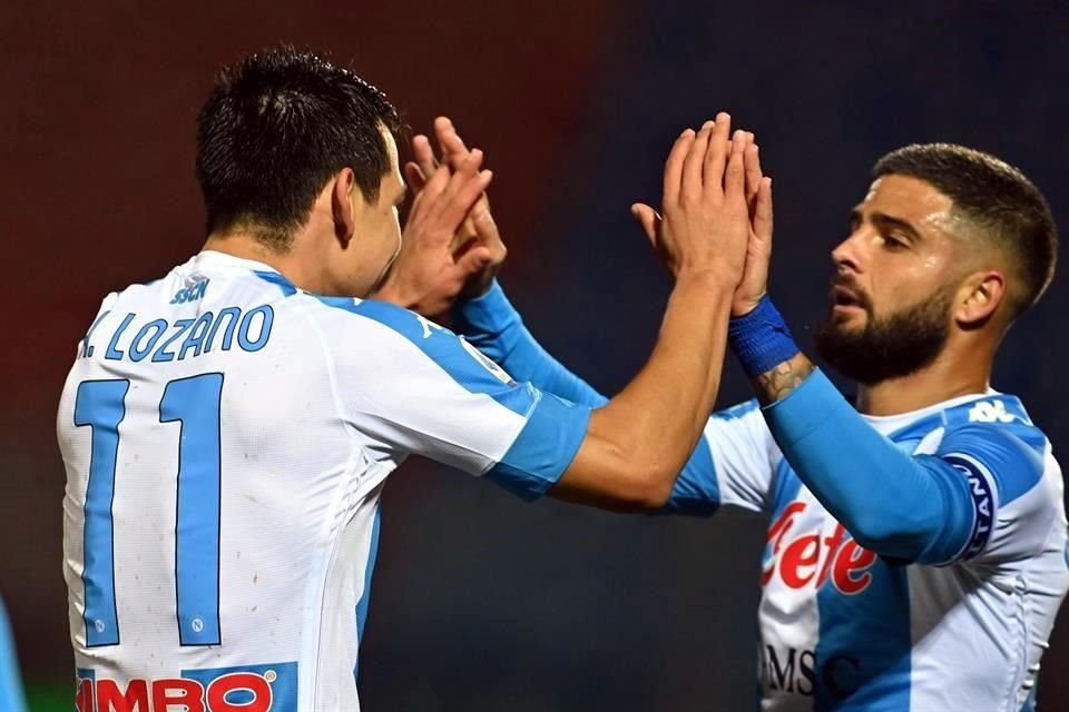 Hirving Lozano aprovechó un gran pase de Lorenzo Insigne para marcar el segundo tanto del cuadro napolitano.