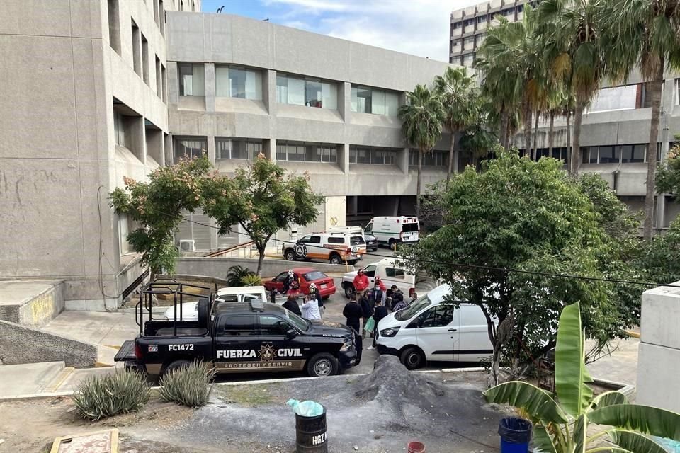 El reporte del coyote causó alarma entre el personal médico y los pacientes de la Clínica 33 del Seguro Social.