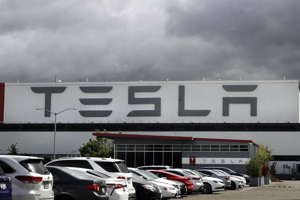 Stellantis anunció que saldrá de un acuerdo europeo de crédito de emisiones con Tesla.