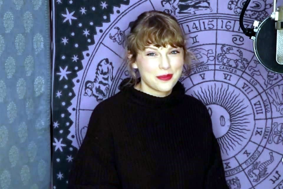 La cantante Taylor Swift anunció el lanzamiento sorpresa de su nuevo álbum, 'Evermore', que publicará esta noche y que estará hermanado con su anterior producción, 'Folklore'.