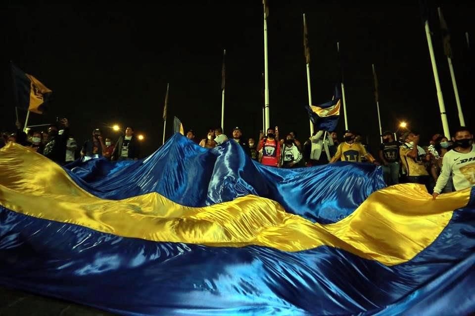 Los colores auriazules a todo lo que dan.
