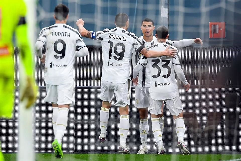 Cristiano Ronaldo marcó dos tantos de penal.