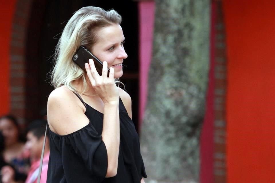 Subastará operadora Brasileña Oi servicio móvil