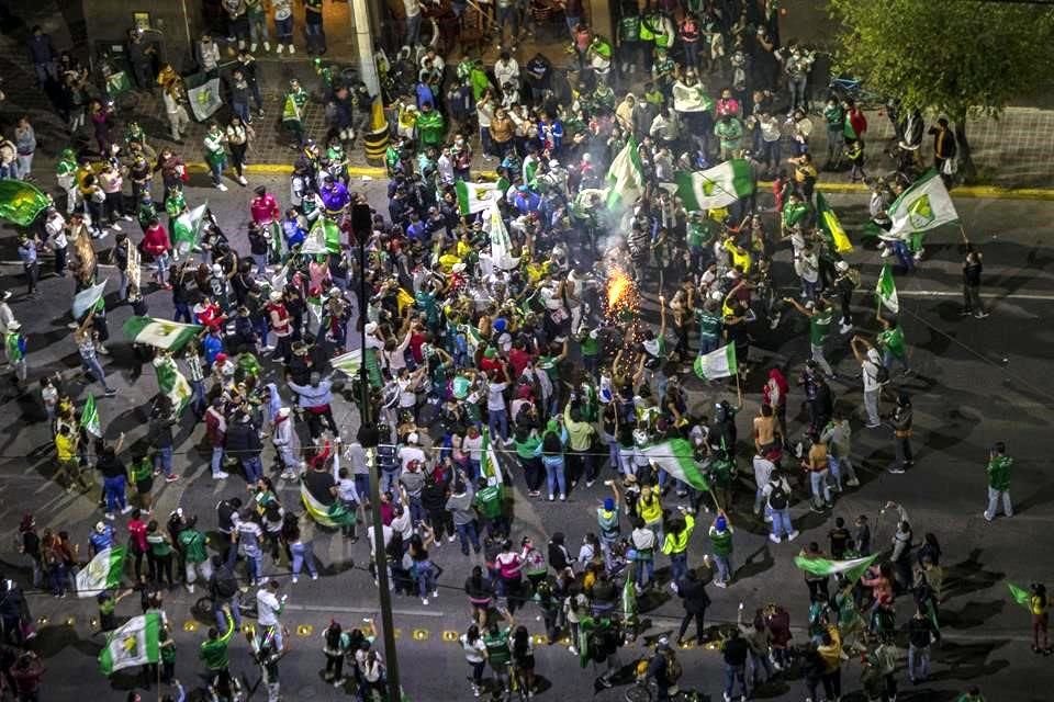 Los festejos durarán toda la madrugada del lunes.