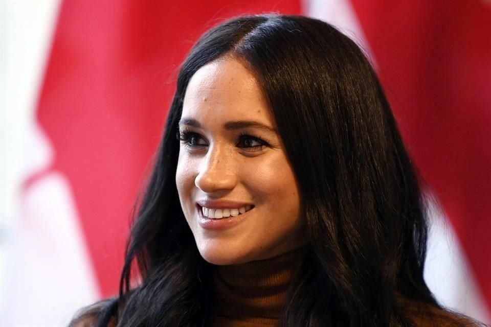 Meghan Markle hizo una aparición sorpresiva en una cadena de televisión en la que dio un mensaje a quienes han combatido el Covid-19.