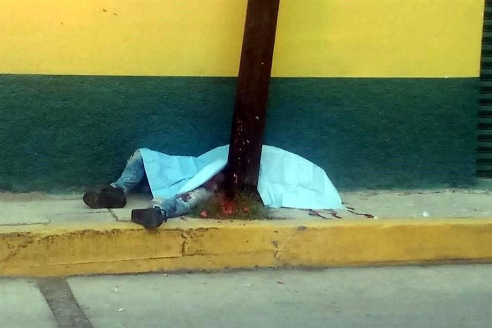 Según reportes preliminares, vecinos escucharon las detonaciones y llamaron a los servicios de emergencia.