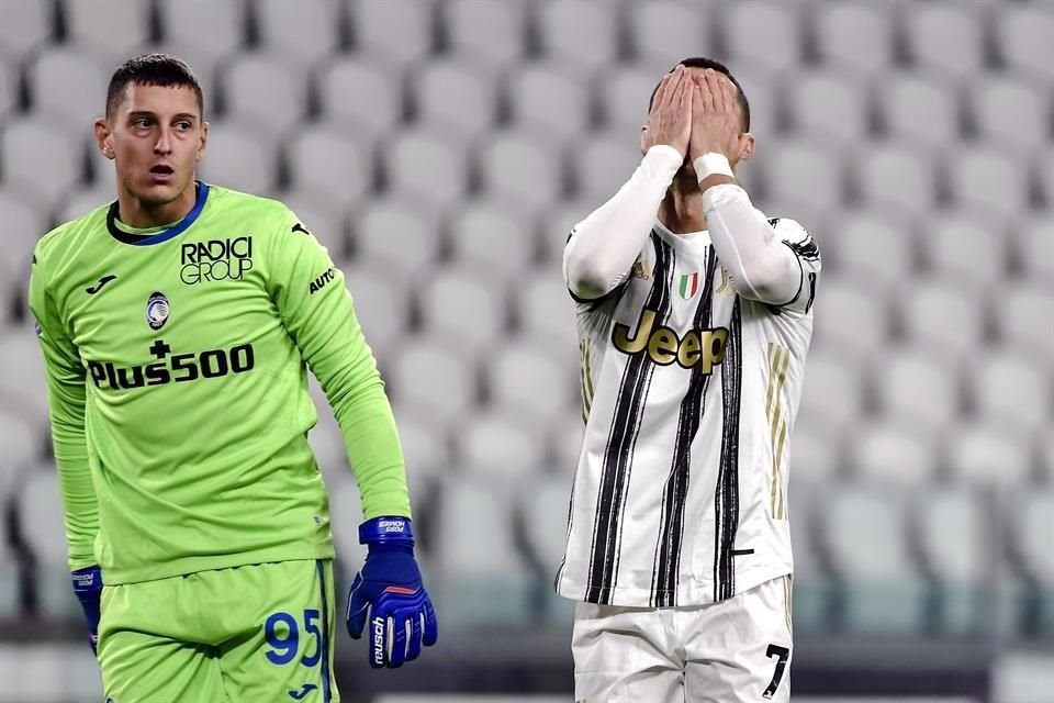 Cristiano Ronaldo falló el penal que pudo darle el triunfo a la Juventus.